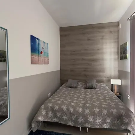 Penthouse With Seaview For Happy Moments * Is-Sellum