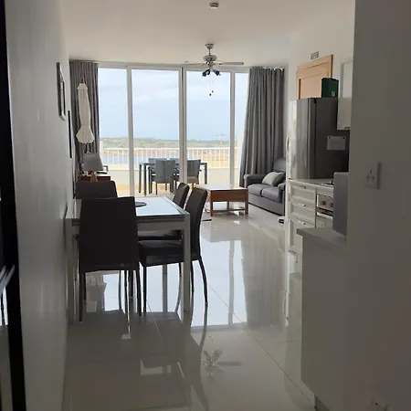 Penthouse With Seaview For Happy Moments * Is-Sellum