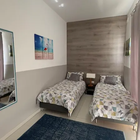 Penthouse With Seaview For Happy Moments * Is-Sellum